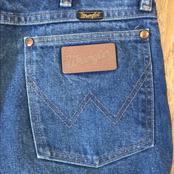 High Rise Wrangler Denim Shorts - Picture 4 of 5